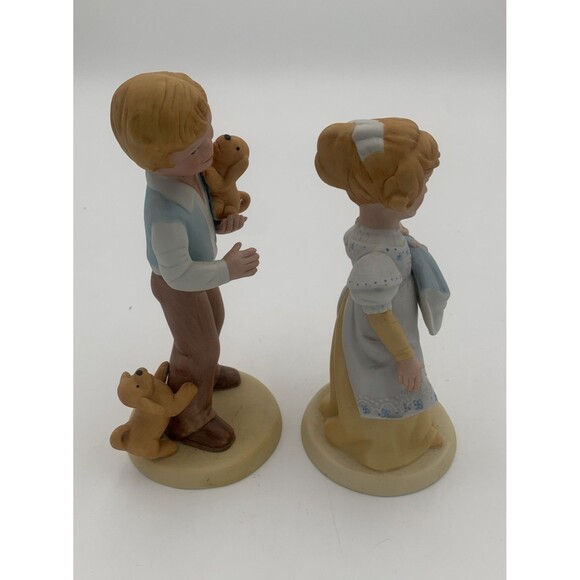 Best Friends & A Mother’s Love, Avon Porcelain Figurines - 1982 - Picture 4 of 7